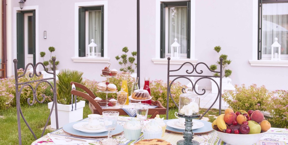 Bed and Breakfast Treviso Italia Le Tre Corti Colazione in giardino