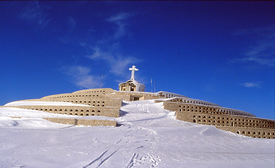 Mount Grappa Mausoleum Panorama - About Treviso B&B Le Tre Corti